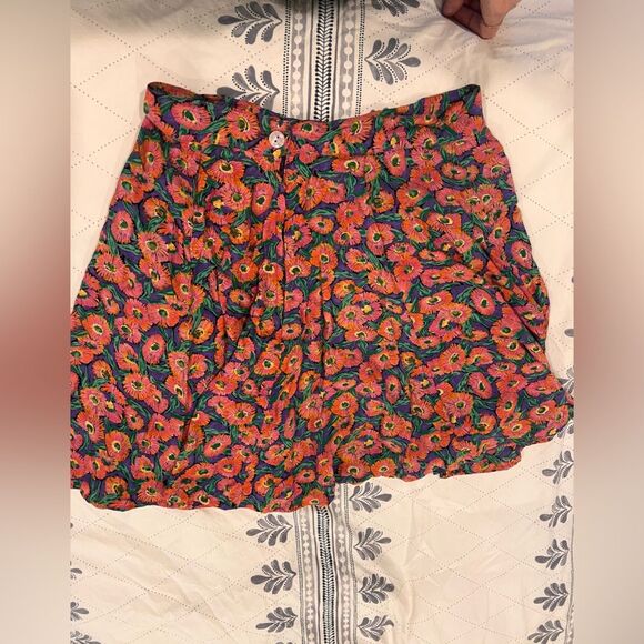 L. Bates Floral Circle Skirt Sz 6 Pink Yellow Silky Mini Spring Vacay - Picture 9 of 10